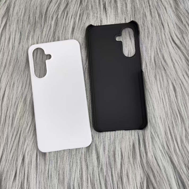 Cienkie, matowe etui z twardeg – Matte Hard Pc Back Case recenzja i cena