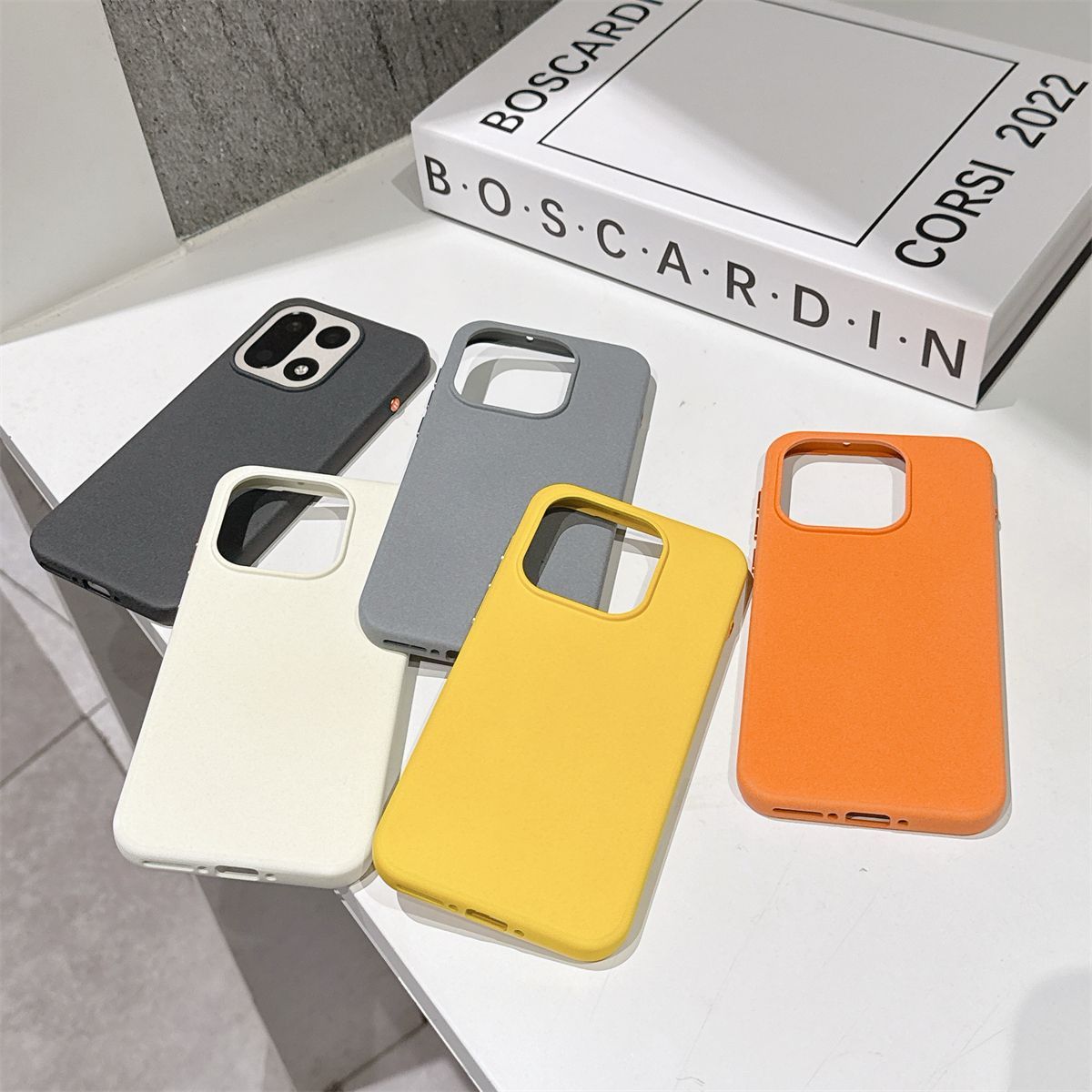 Luksusowe etui magnetyczne z p – Matte Hard Pc Back Case recenzja i cena